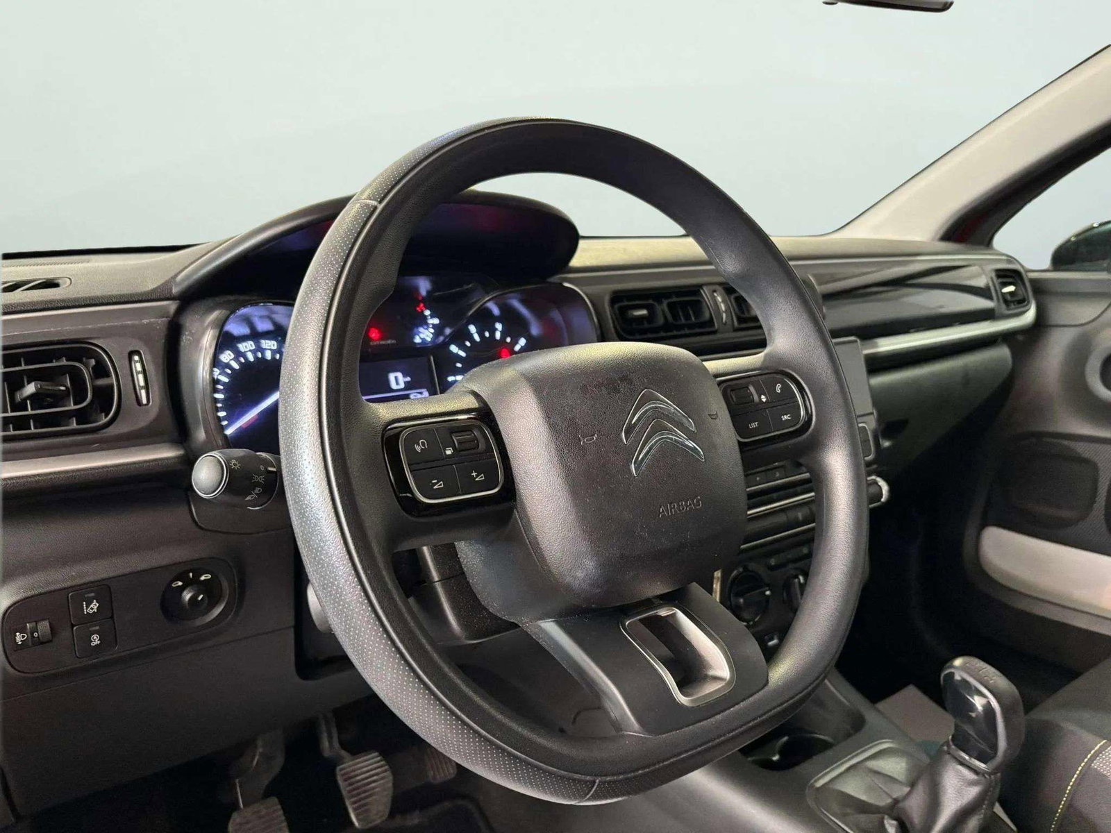 https://cdn-flexicar.caraffinity.it/public_appraisal_images_pro/images/stock/285098/WStUs91A3t__WhatsApp Image 2026-09-03 at 10.49.06 (5).jpg